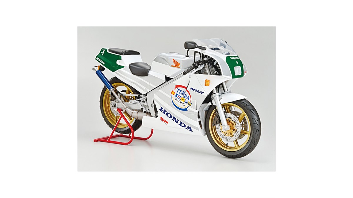 AOSHIMA、“銀テラ”を採用した「ホンダ MC18 NSR250R SP」1989年モデルを再現 - 価格.com