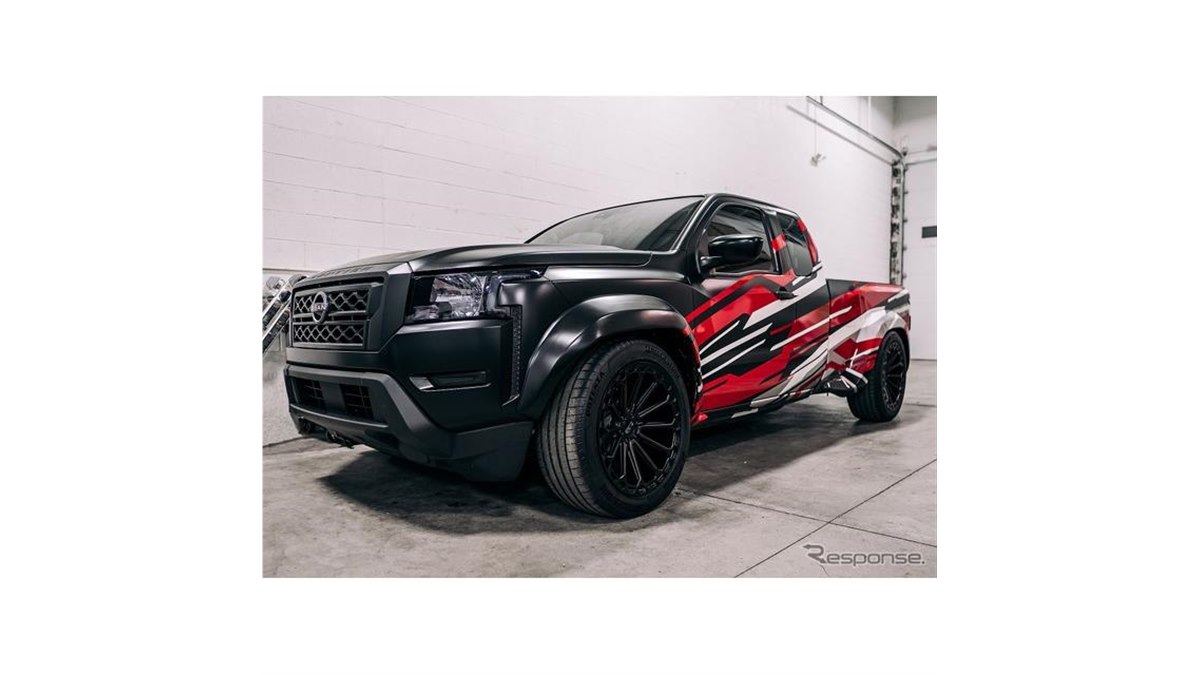 日産のピックアップトラックをローダウン、ストリート仕様に…SEMA 2022