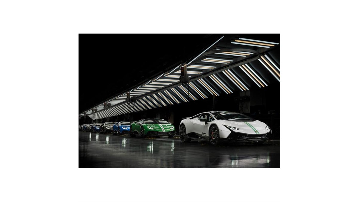 ランボルギーニが創立60周年記念モデルを「ウラカン」に設定 ミラノで