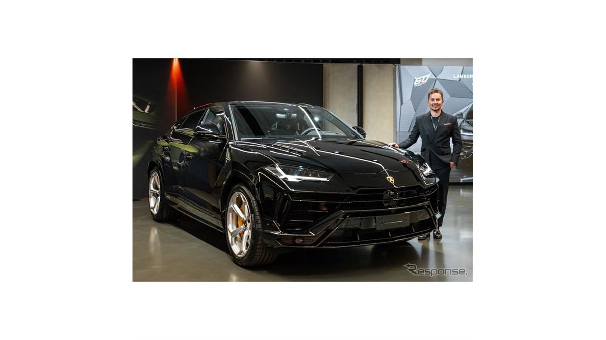 ランボルギーニ URUS 1周年 V8 エンジンプレート オーナー 納車 非売品 20230427090013_235_.jpg