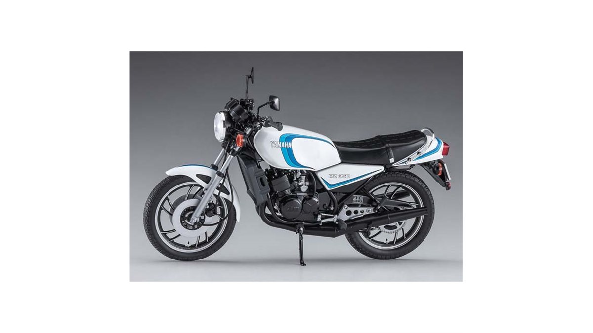 1981年登場の350ccエンジン搭載「ヤマハ RZ350（4U0）」模型、本日7/15から発売 - 価格.com