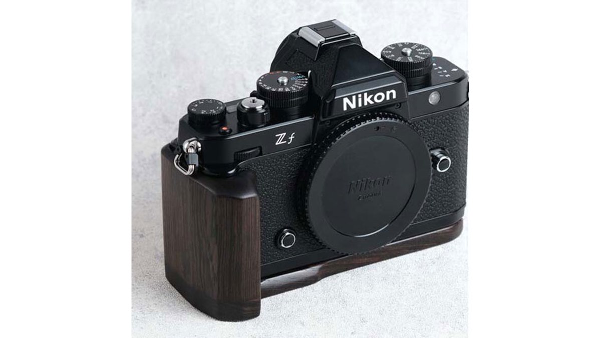 焦点工房、天然木を採用したニコン Z f用カメラウッドグリップ「Zf-GP