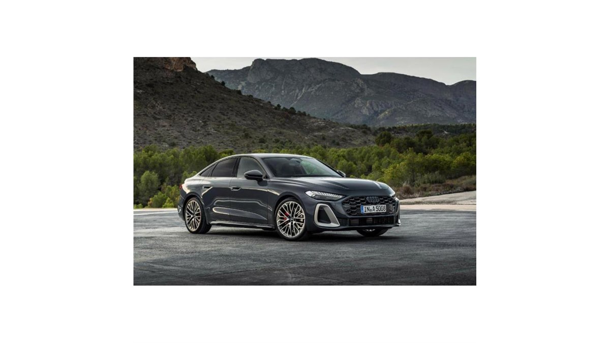 アウディが「A4／S4」改め新型「A5／S5」シリーズを発表 - 価格.com