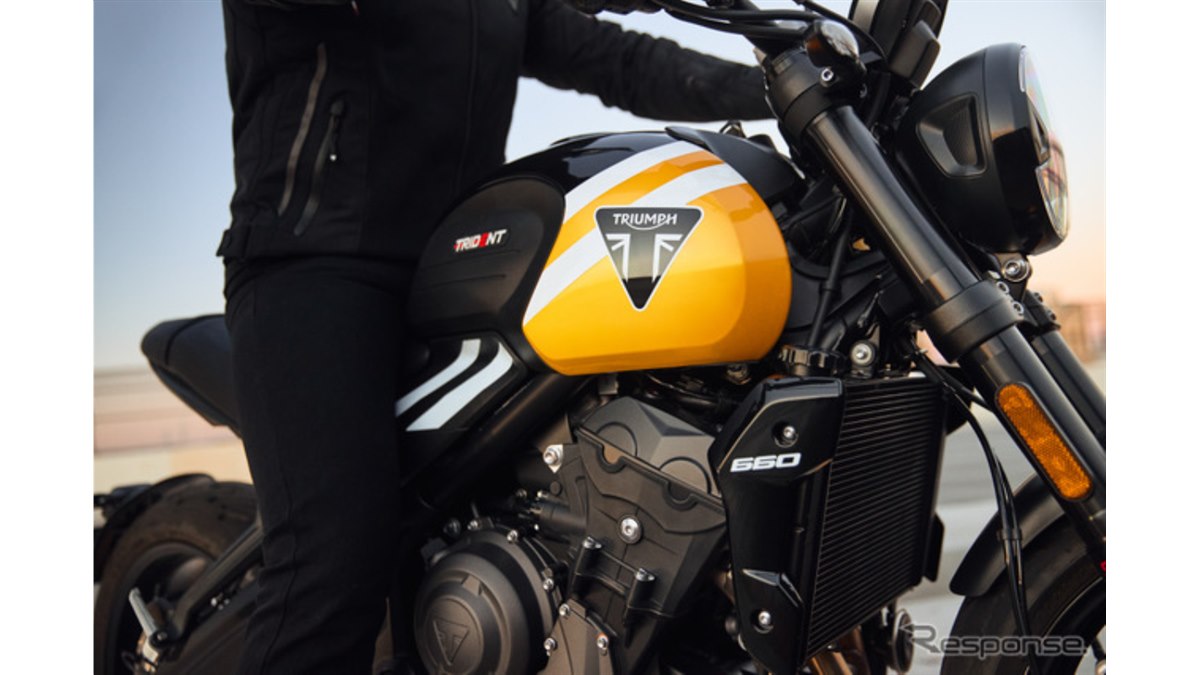 新品同様 TRIUMPH トライアンフ トライデント660純正ミラー Triumph トライアンフ トライデント660 純正ミラー