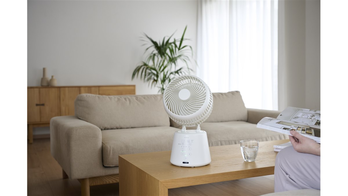 シロカ、最大330度首振りで部屋中に送風する「3D