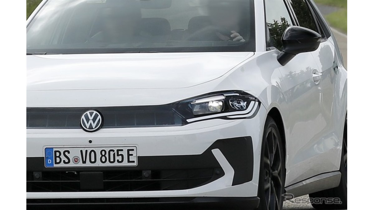 VW史上最も安価なEV、『ID.2』の量産ボディを激写！ 価格は2万5000
