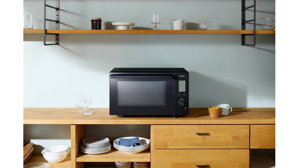 ツインバード、赤外線センサーを搭載したフラット庫内23Lの電子レンジ
