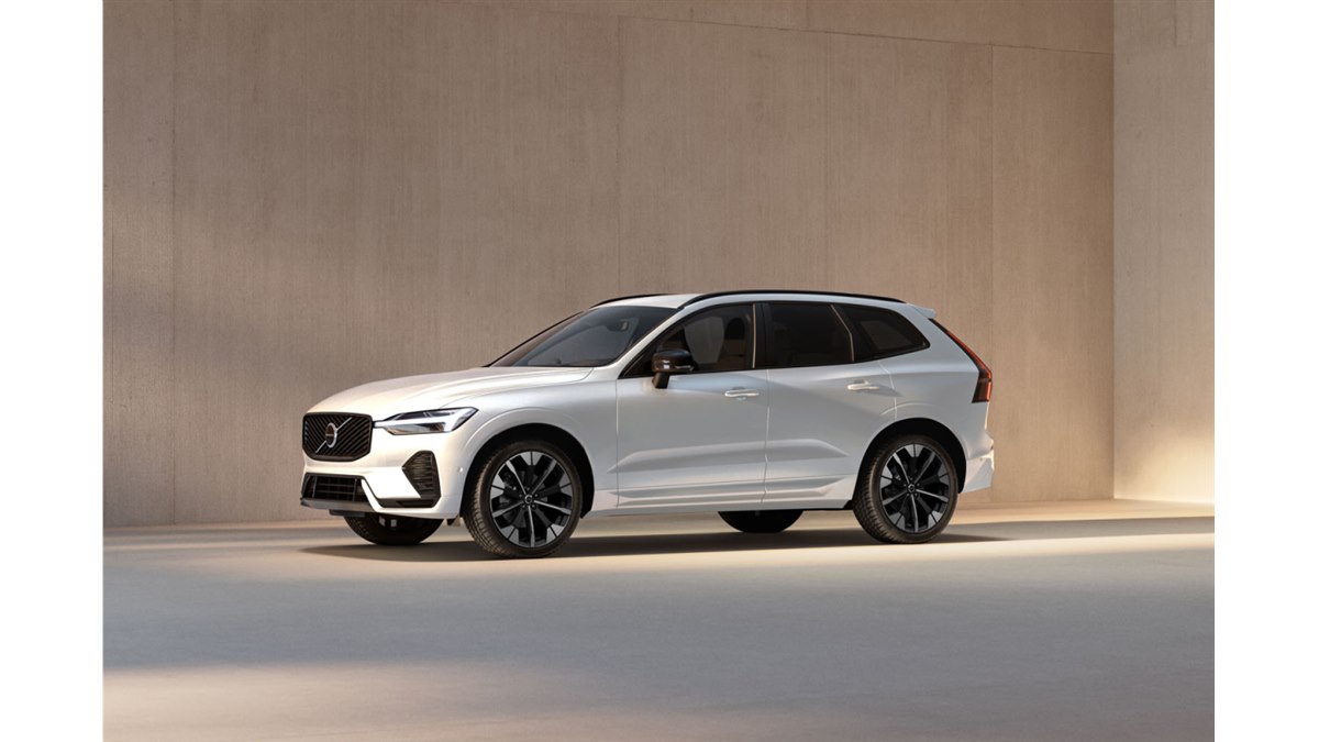 ボルボXC60」にブラックのアクセントカラーが映える特別仕様車 - 価格.com