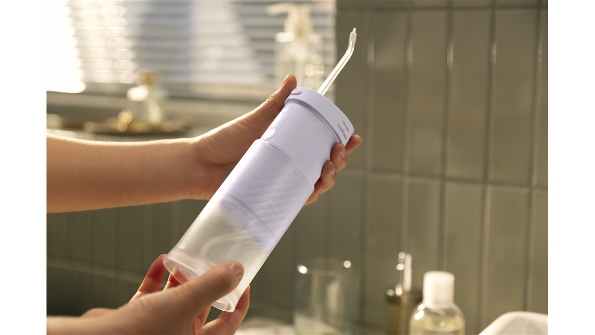 唇さん、専用 フィリップス、折りたたみ式タンクを搭載した口腔洗浄器「ソニッケアー