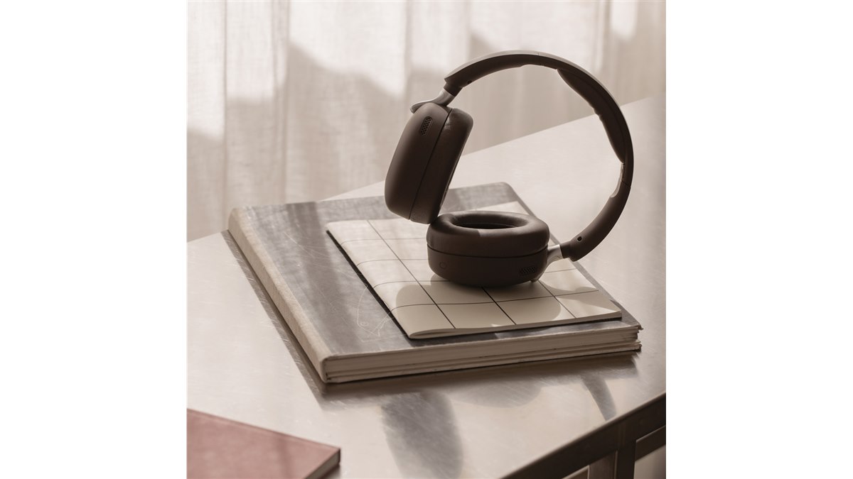 新品　今日だけ値下げ　sudio K2 Pro ワイヤレスヘッドホン Sudio K2 Pro ホワイト | 密閉型ハイブリッドアクティブノイズ