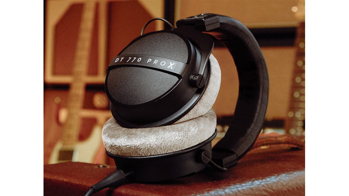 beyerdynamic、新ドライバー搭載のスタジオモニターヘッドホン「DT 770