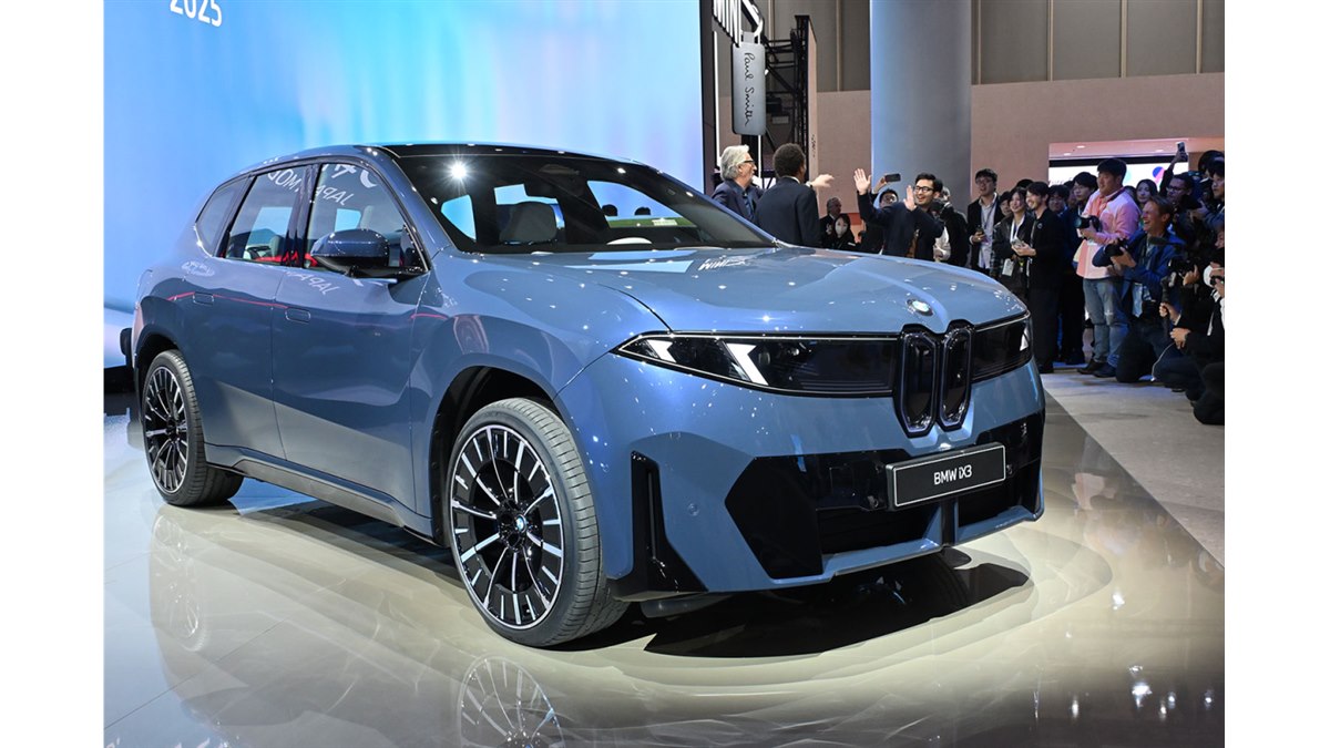 BMW／MINIの目玉は新型「iX3」と世界初公開の「MINIポール・スミス