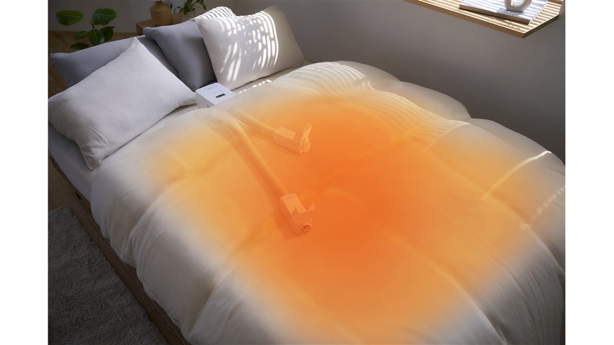 アイリスオーヤマ、最速2分で布団を暖める「ふとん乾燥機 カラリエmini