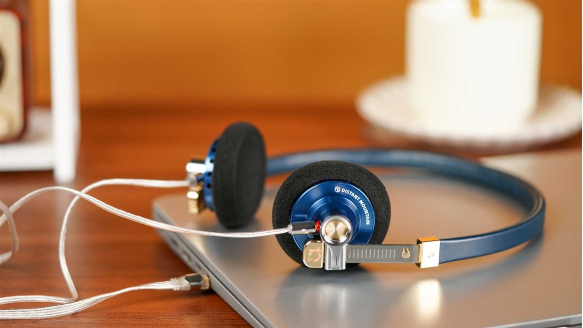 ROSE、80年代風レトロデザインのオンイヤーヘッドホン「DISTANT