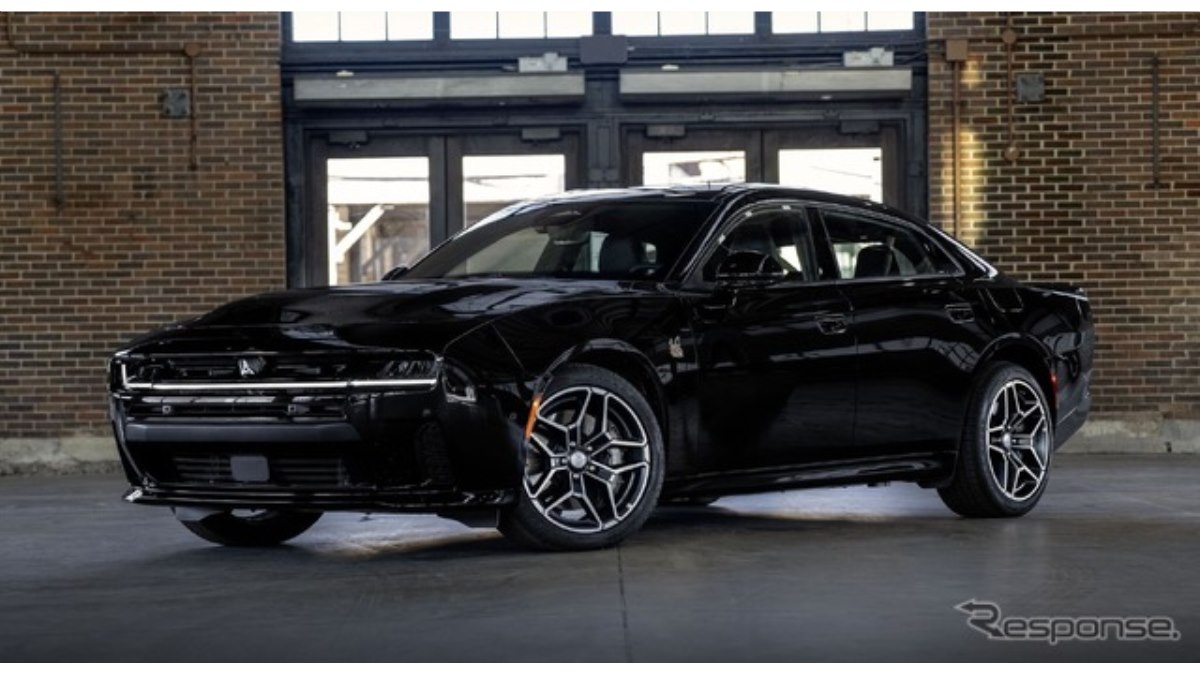 550馬力のマッスルカー『チャージャー スキャットパック』、4ドアの