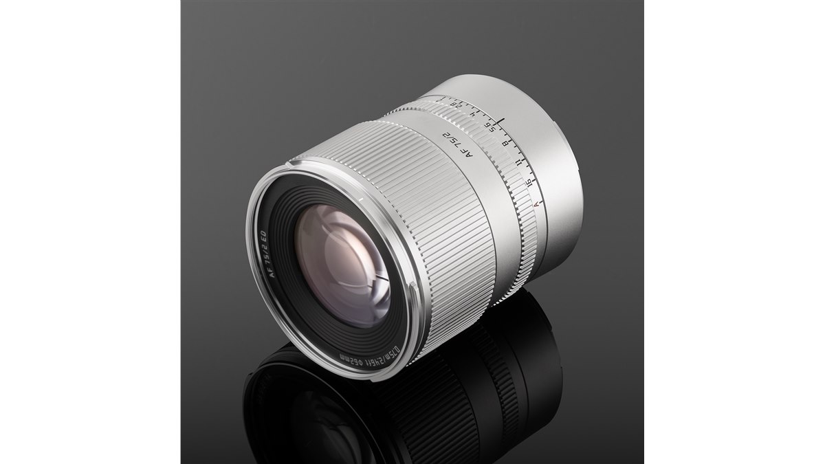TTArtisan、単焦点望遠レンズ「AF 75mm f/2」にシルバーカラーを追加