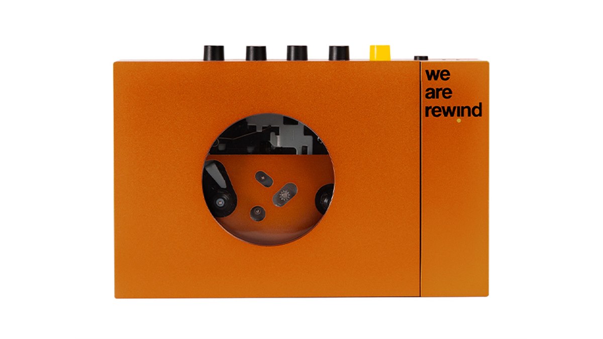 WE-001 カセットプレーヤー オレンジ　新品未使用 We Are Rewind、Bluetooth対応のモダンな録再カセットプレーヤー「WE
