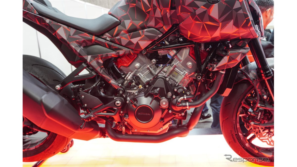 ホンダの「電子制御過給機付きV3エンジン」搭載マシンが日本初公開 