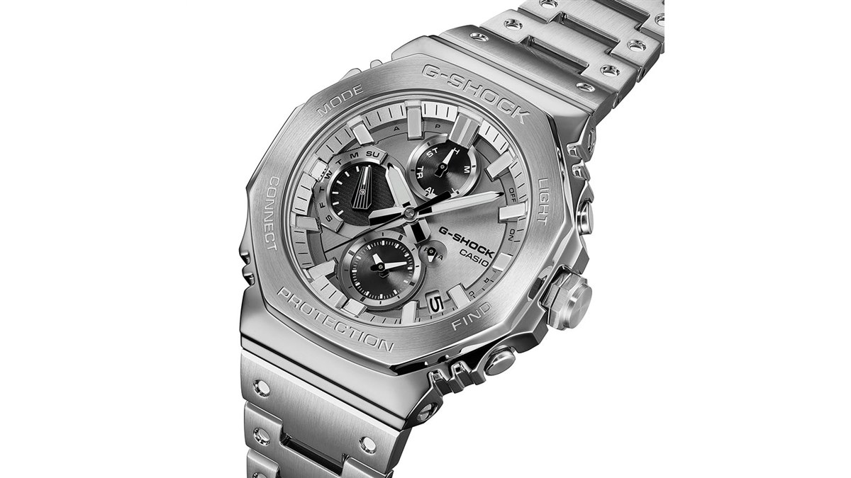 カシオ、八角形フルメタルクロノグラフの「G-SHOCK GMC-B2100ADS