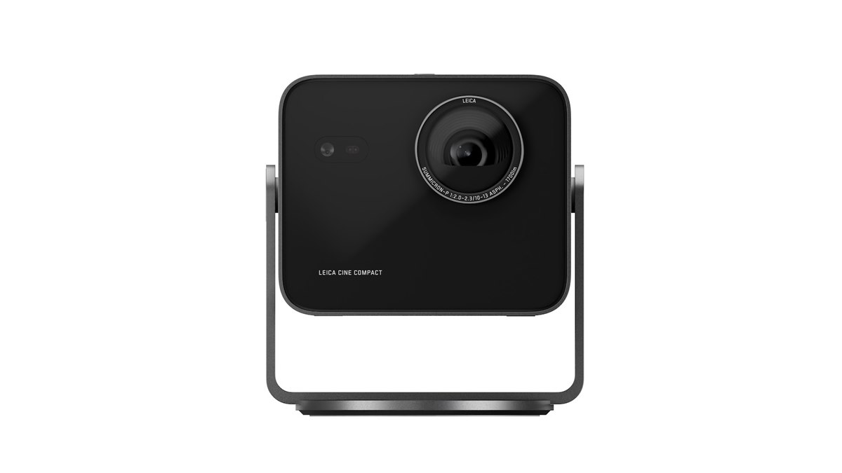ライカ、輝度1700ルーメンや4K解像度を採用したミニプロジェクター