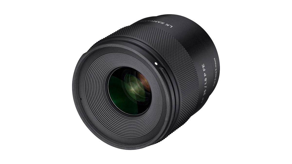 [値下げ中]SAMYANG AF24mm f1.8 メンズケースレンズフード付き SAMYANG、F1.8の開放F値と重量216gの小型軽量設計を実現したEマウント