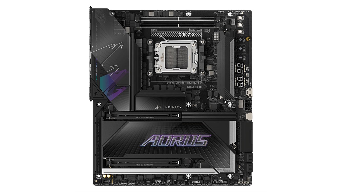 GIGABYTE、創設40周年記念のOC向けE-ATXマザーボード「X870 AORUS