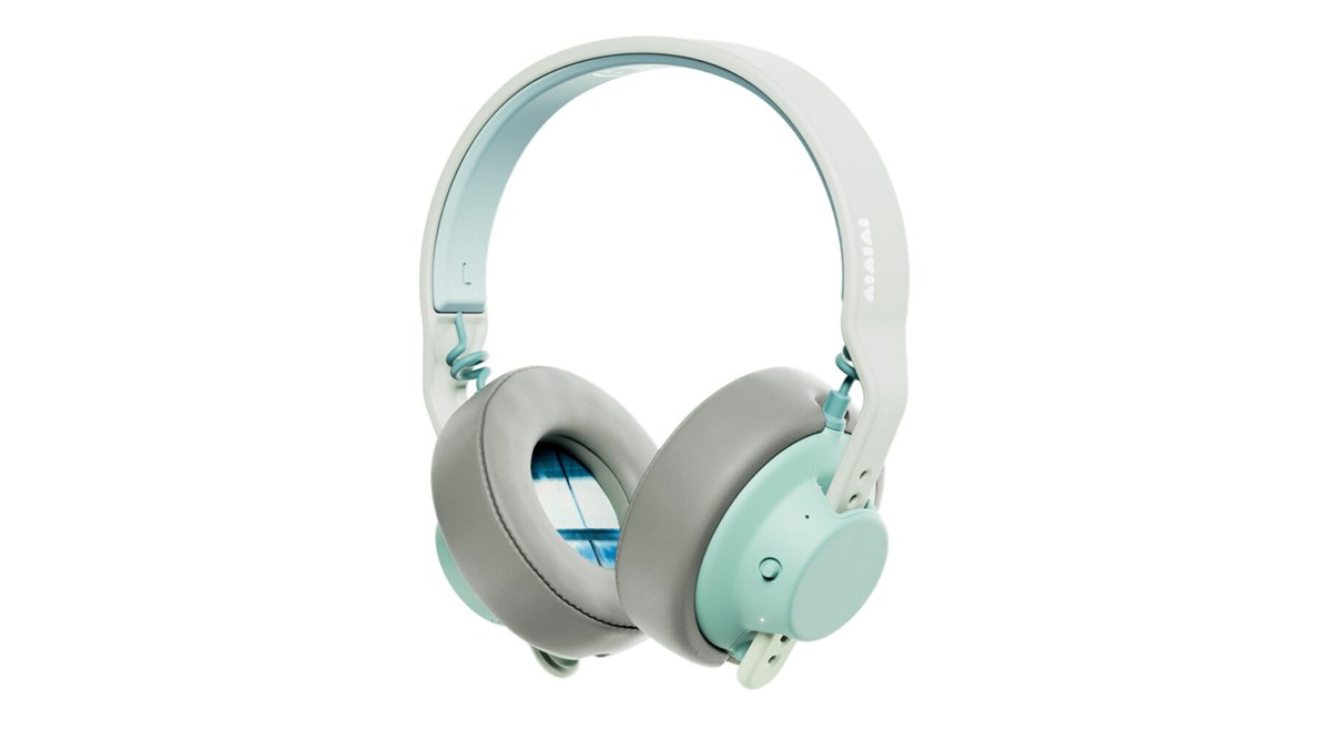 AIAIAI、Oklouとコラボした限定ヘッドホン「TMA-2 Oklou Edition」など