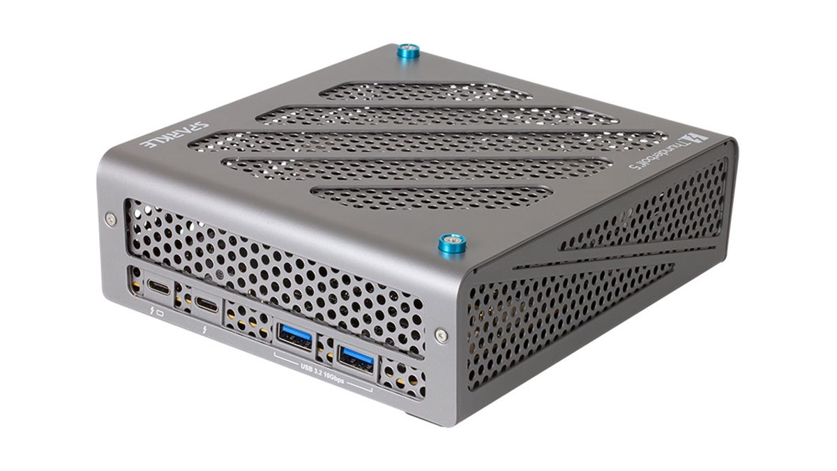 Stable Diffusion対応 eGPUボックス RTX3060 12GB SPARKLE、Thunderbolt 5対応の外付けGPUボックス「TCX-280DF/RTX3060