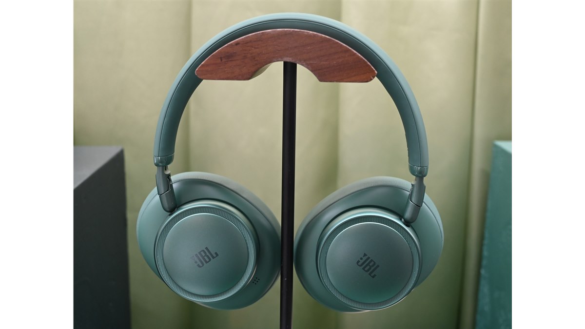 JBL、ワイヤレスヘッドホン「Live 780NC」「Live 680NC」に新色