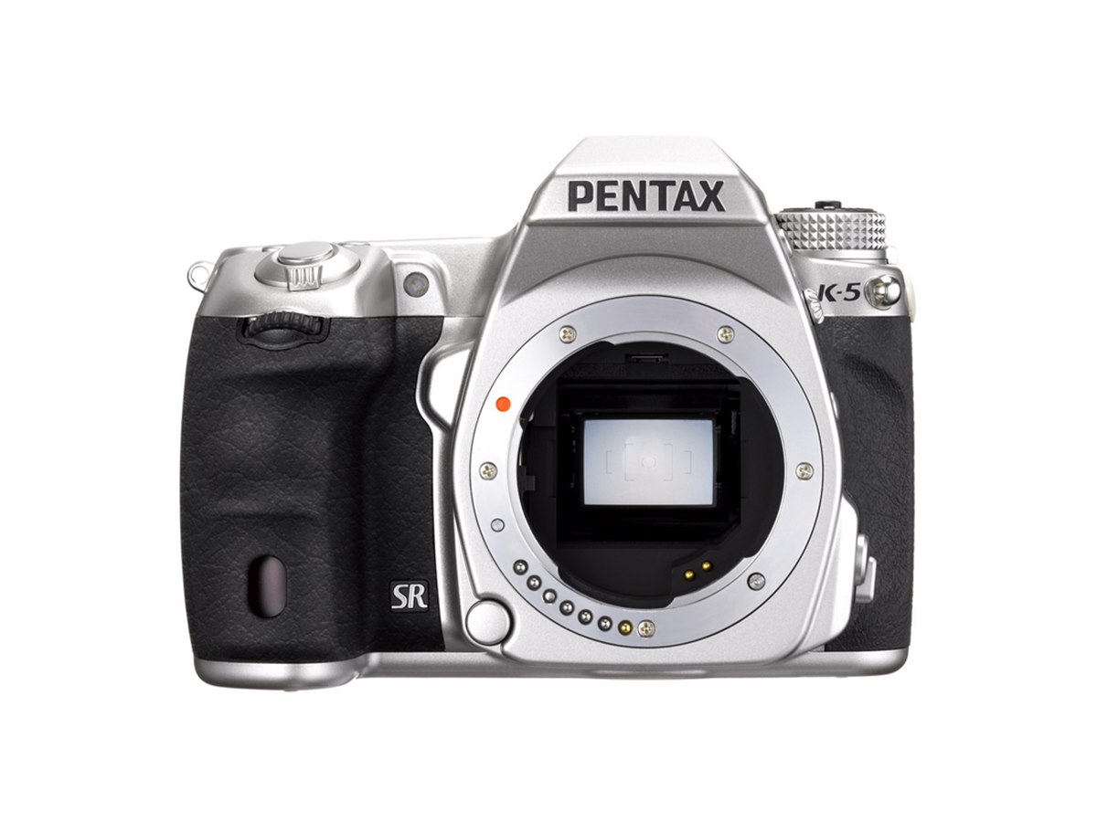 ペンタックス、1500台限定の「K-5 Limited Silver」 - 価格.com