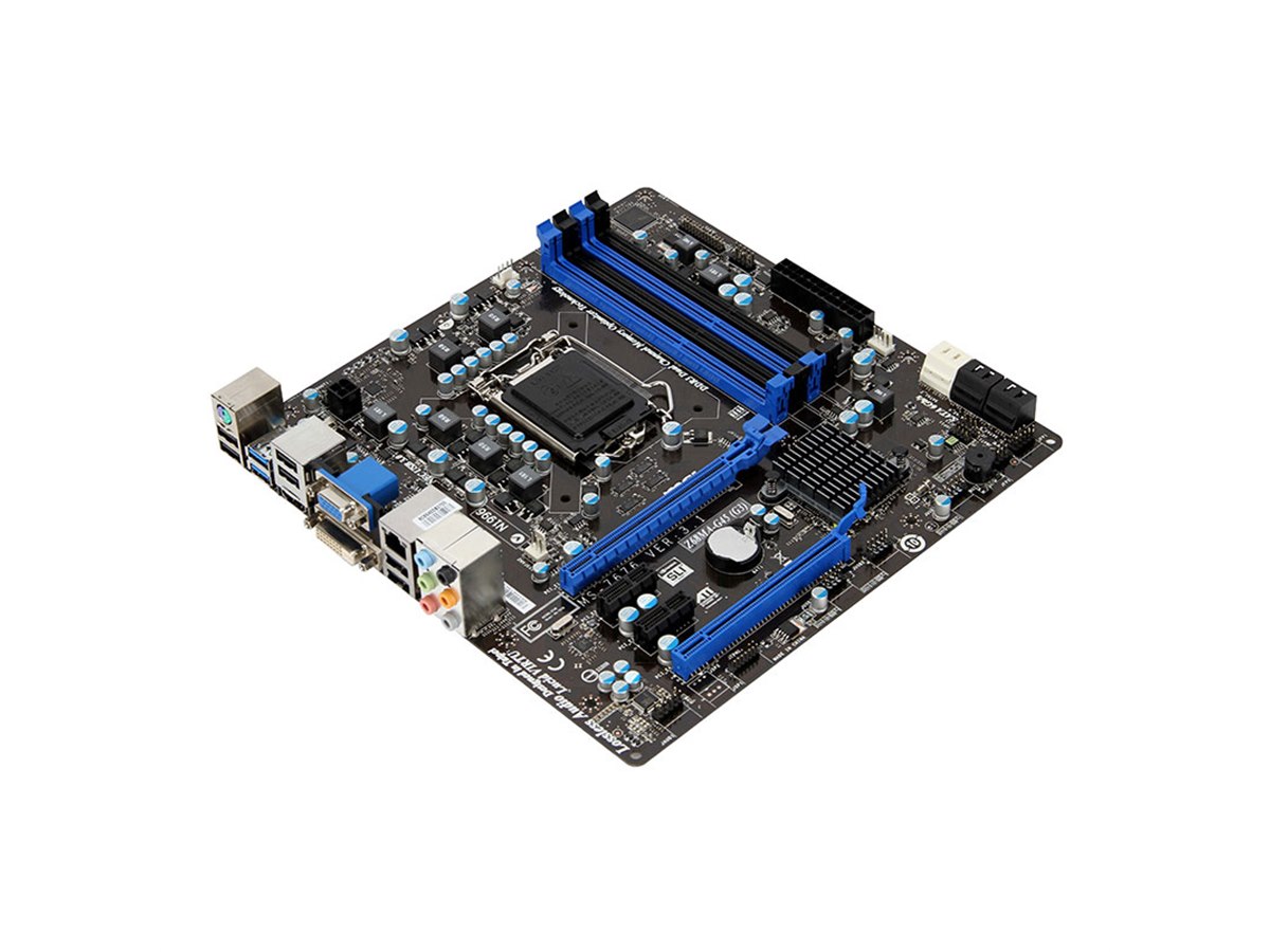 ATXマザーボード（3.0 GHzのi7、メモリ32G 付き） ATXマザーボード（3.0 GHzのi7、メモリ32G 付き）