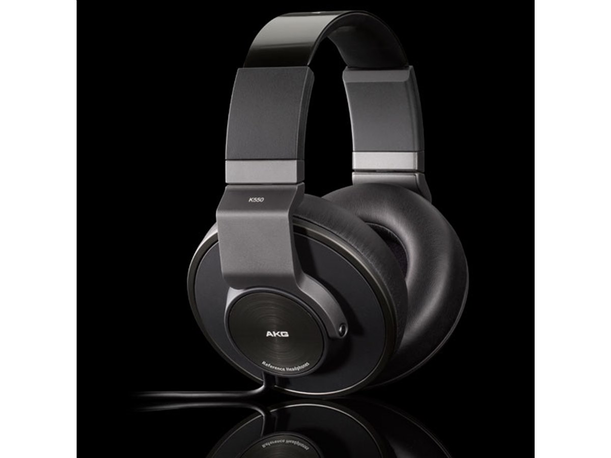 AKG、新開発50㎜径ドライバー搭載密閉型ヘッドホン - 価格.com