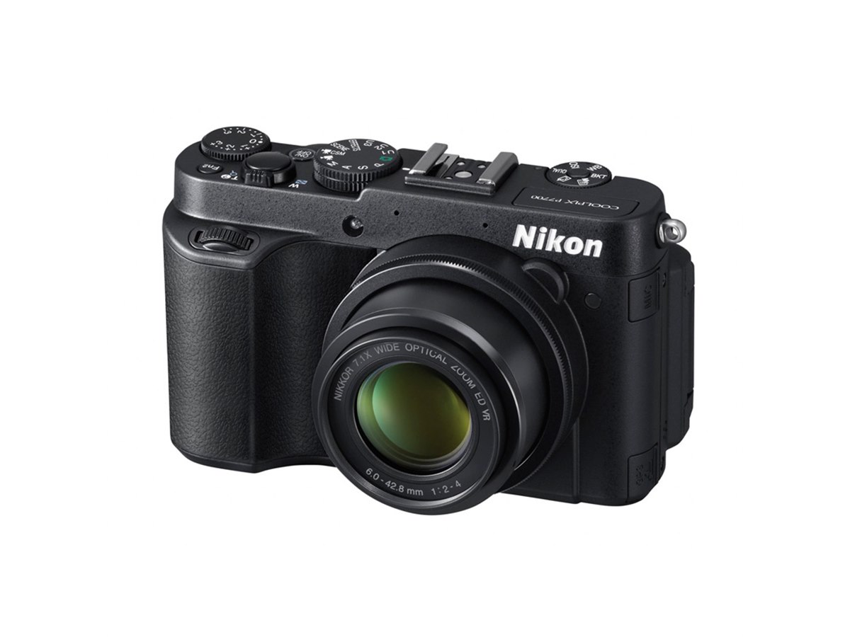 ニコン、裏面照射型CMOSと大口径レンズを搭載した「COOLPIX P7700