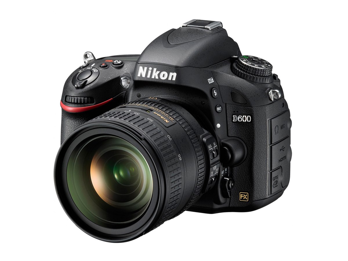 ニコン、2426万画素のフルサイズデジタル一眼レフ「D600