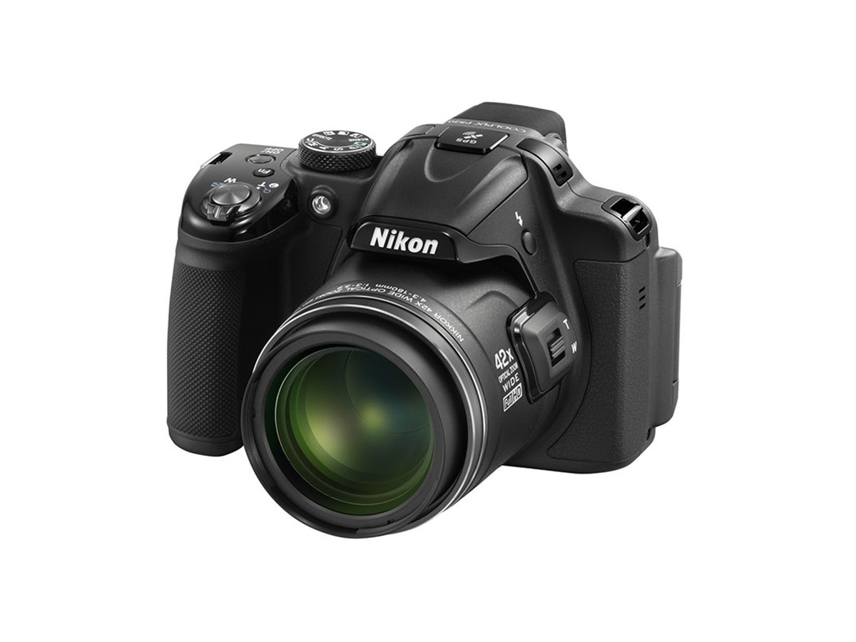ニコン、光学42倍ズーム＆バリアングル液晶搭載の「COOLPIX P520