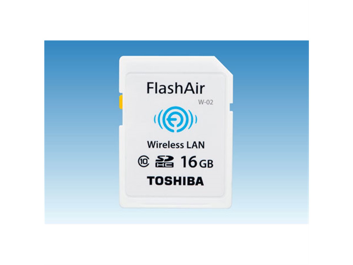 東芝、速度アップした16GBの無線LAN搭載SDHCカード「FlashAir W