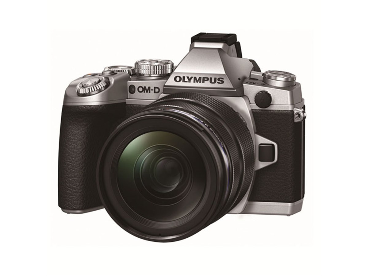 オリンパス、ファーム 2.0を搭載した「OM-D E-M1」のシルバーボディ