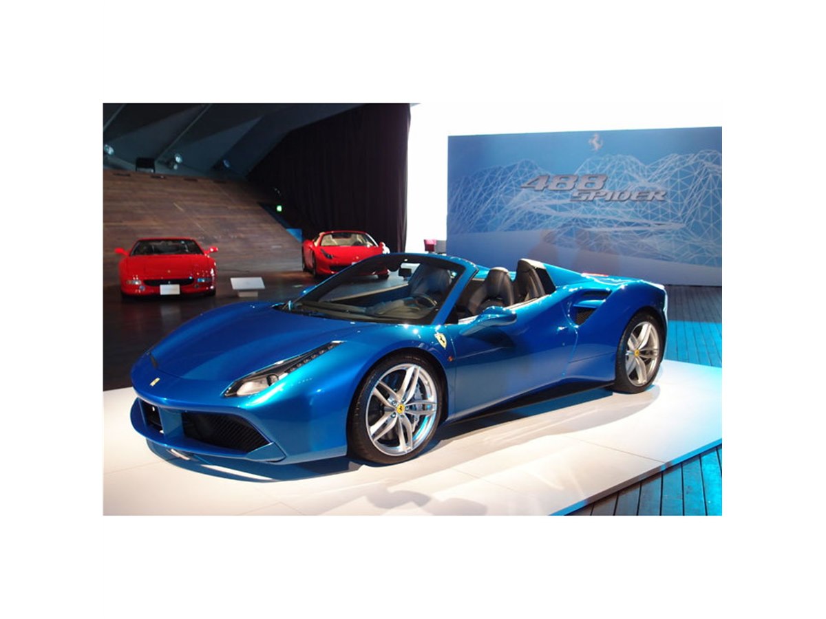 フェラーリが「488スパイダー」を日本初公開 - 価格.com