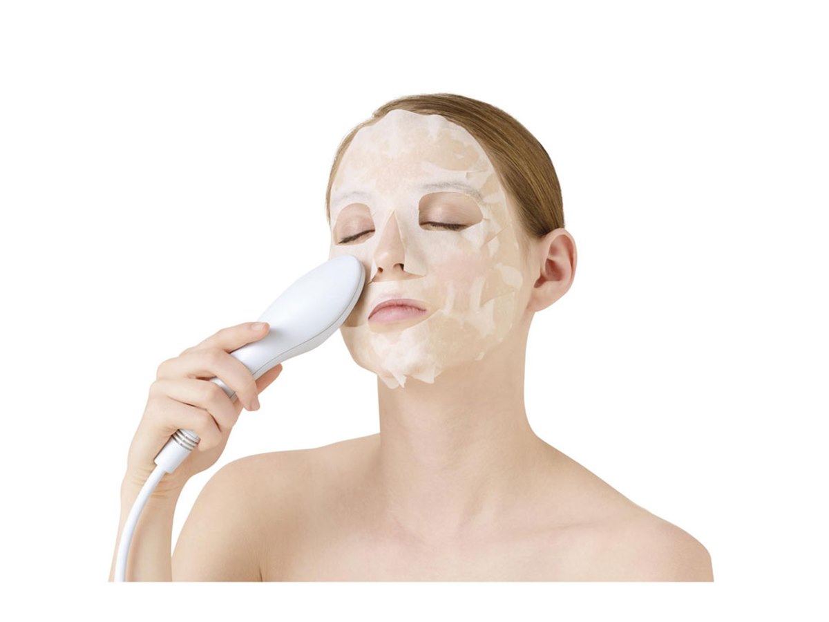 パナソニック、高濃度炭酸を肌表面に届ける「炭酸イオンエフェクター