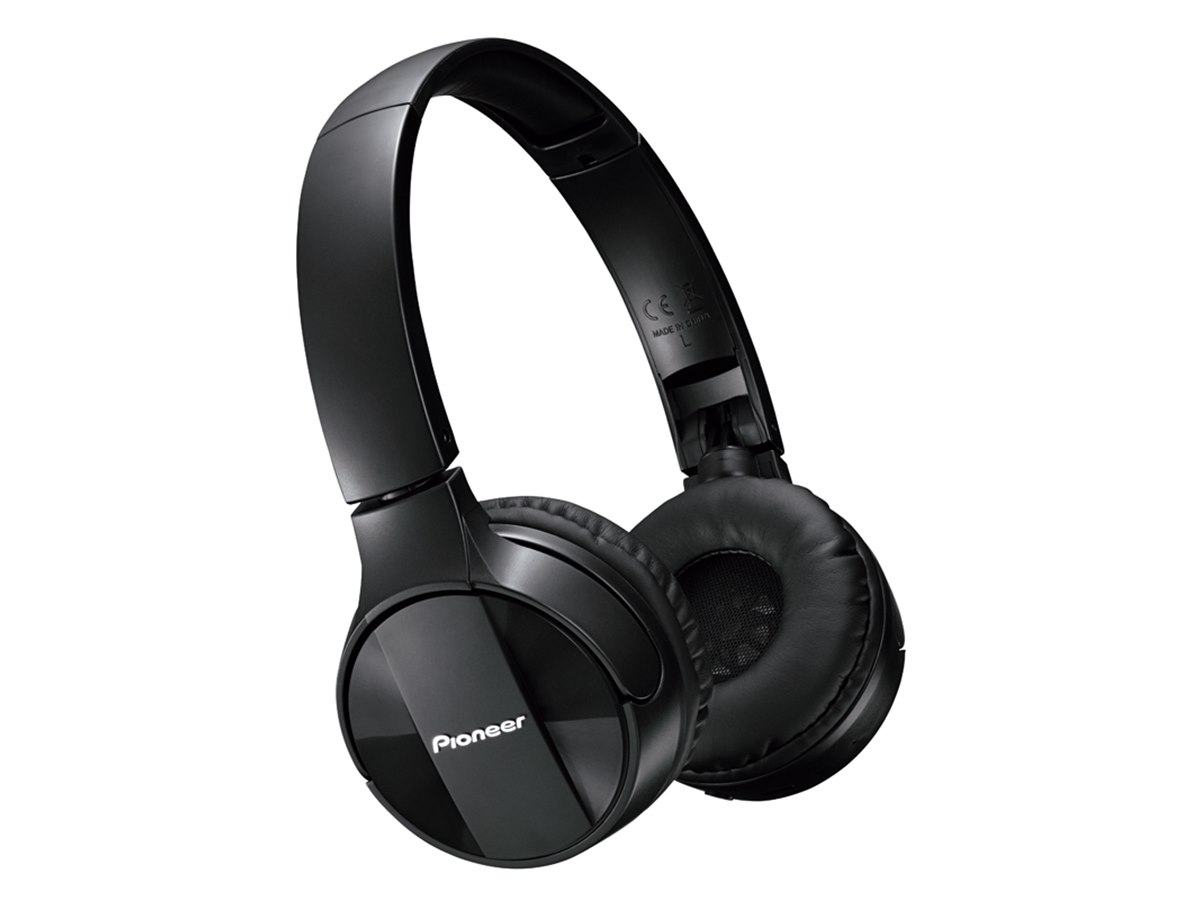 パイオニア、ハンズフリー通話対応の折りたたみ式Bluetoothヘッドホン