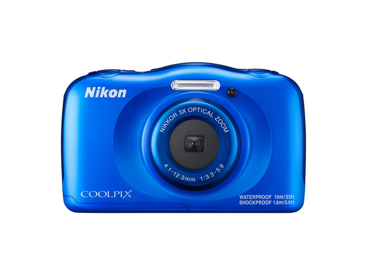 ニコン、親子で楽しめる防水・耐衝撃カメラ「COOLPIX W100」を10