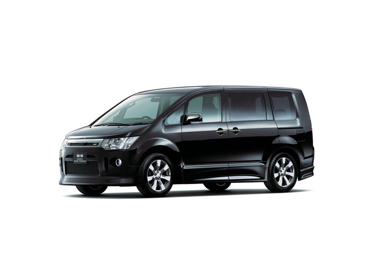 三菱、「デリカD：5」の特別仕様車を2車同時発売 - 価格.com