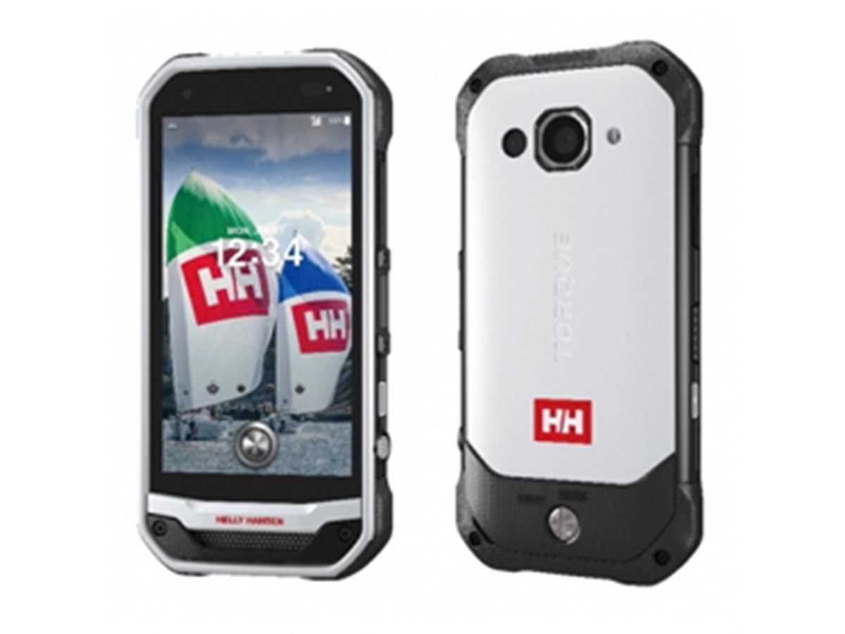 au、タフネススマホ「TORQUE G03」の「HELLY HANSEN」コラボモデル