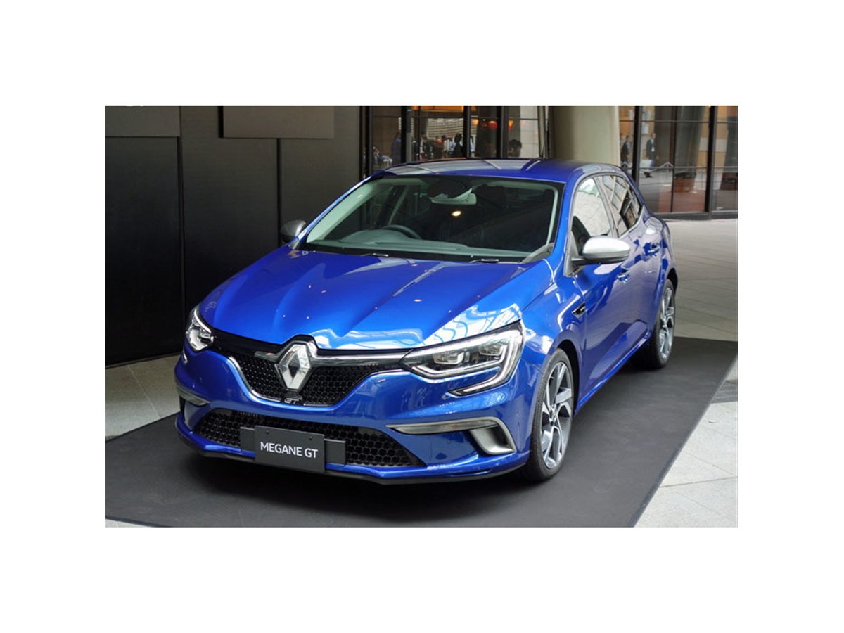 四輪操舵システムを搭載、新型「ルノー・メガーヌ」が日本上陸 - 価格.com