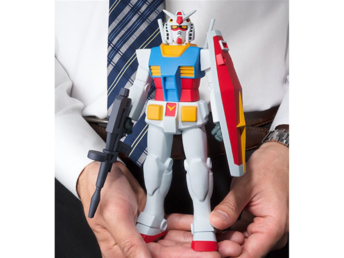 機動戦士ガンダム」アニメのイメージを重視した18cmソフビ、2,700円 - 価格.com