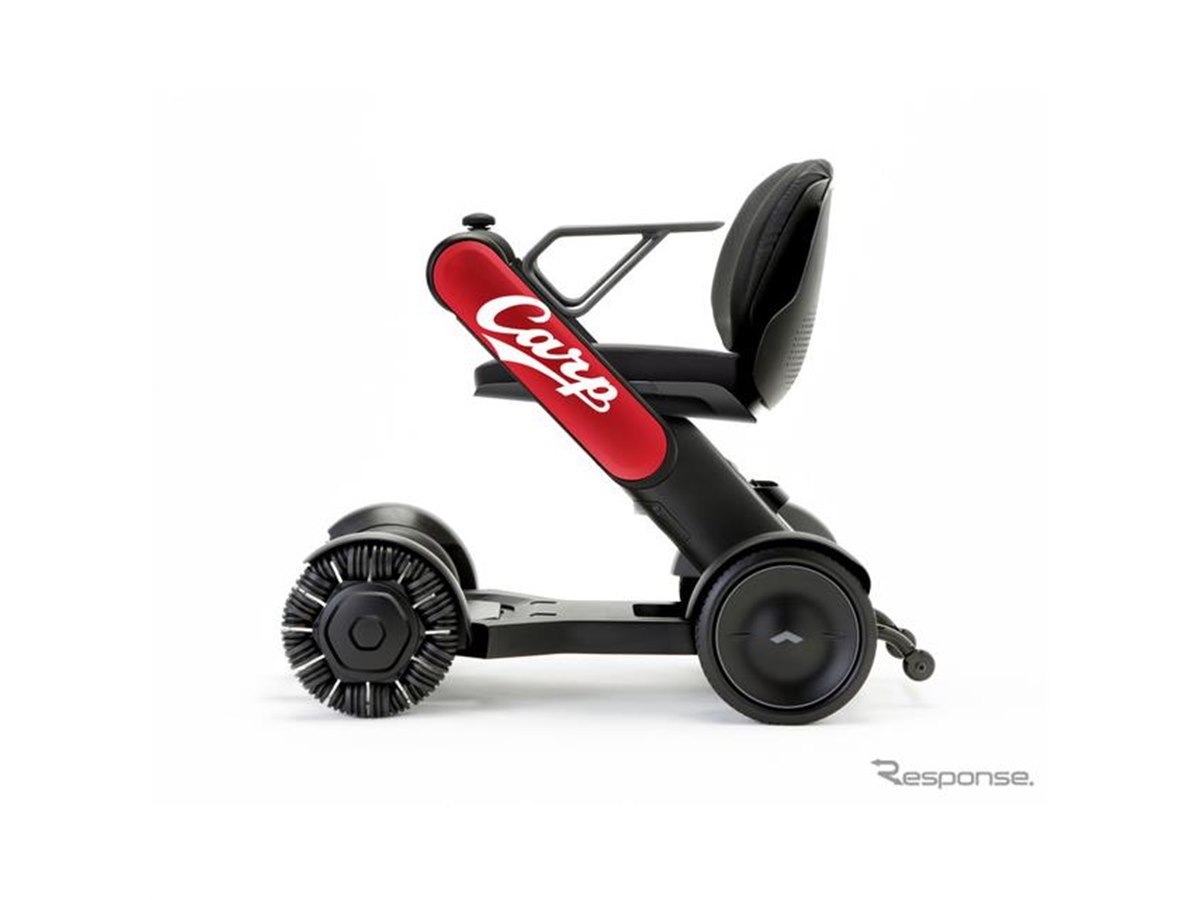 WHILL、広島カープモデルの電動車椅子用アームカバーを販売