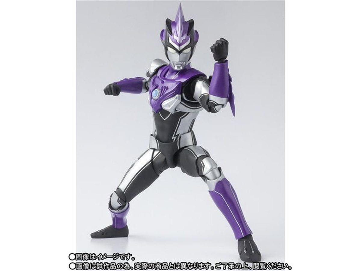 バンダイ、円谷プロ協力で再現した「S.H.Figuarts ウルトラマンブル
