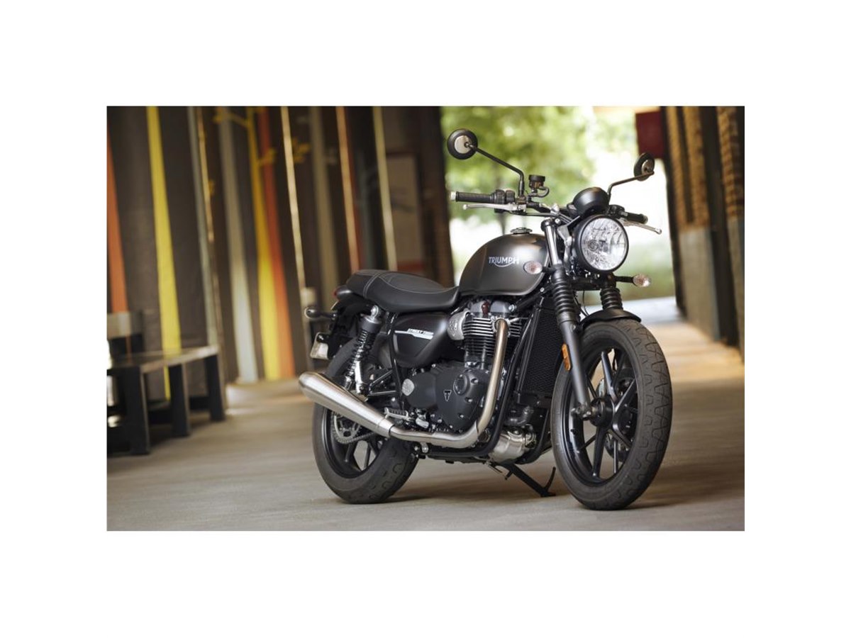 トライアンフアンフ ストリートツイン
IRONHEAD スリップオンマフラー美品 トライアンフ（TRIUMPH） ストリートツイン | Street Twinの型式