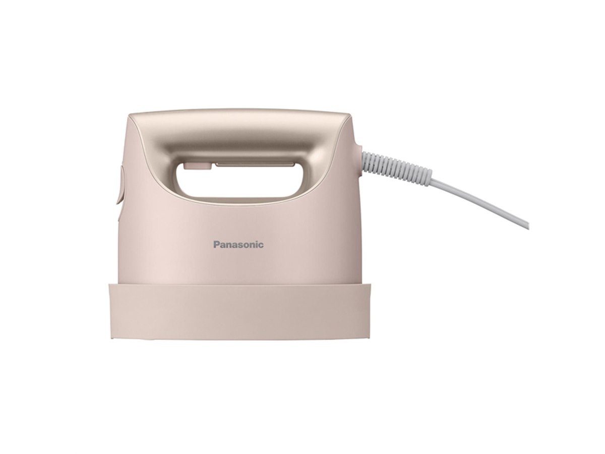 パナソニック、約8分の連続スチームが可能な衣類スチーマー「NI-FS750