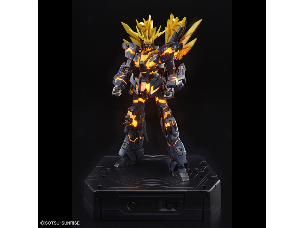 発光するガンプラ「RG バンシィ・ノルン（デストロイモード）」が限定発売 - 価格.com